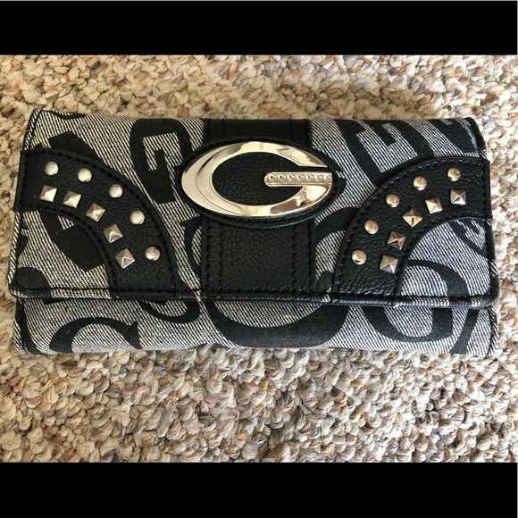 Nice wallet - Picture 1 of 3